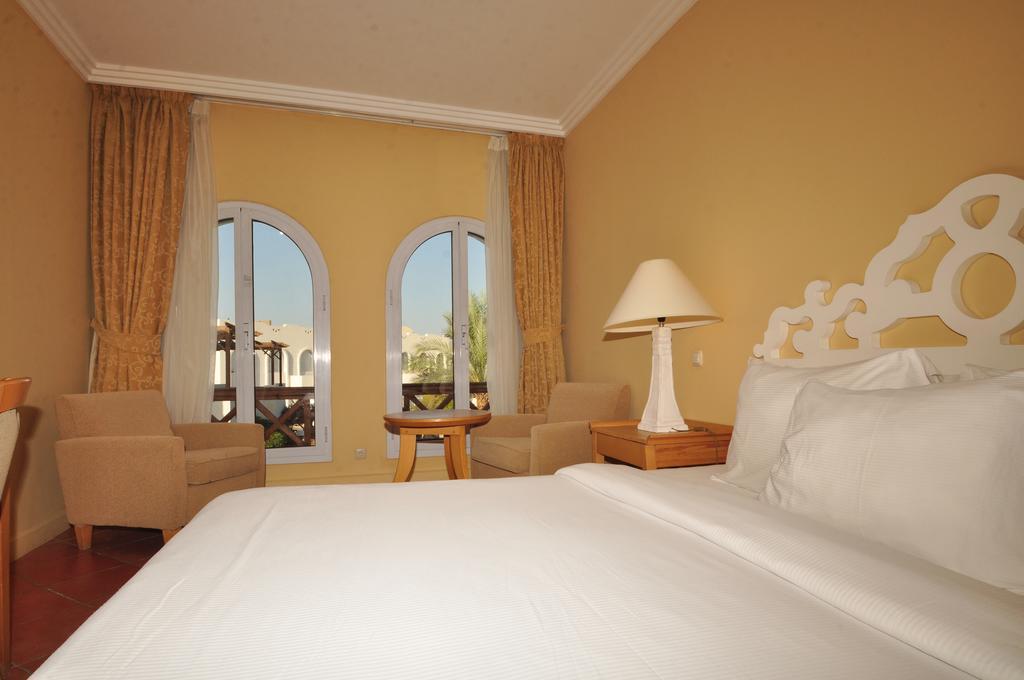 Hotel Jaz Sharm Dreams Exterior foto A guest room at the hotel