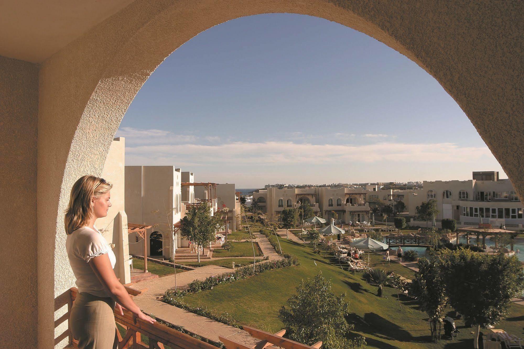Hotel Jaz Sharm Dreams Exterior foto View of the campus